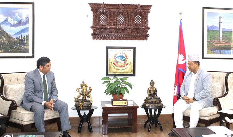 परराष्ट्रमन्त्री खनाल र पाकिस्तानका राजदूत हाश्मीबीच भेटवार्ता