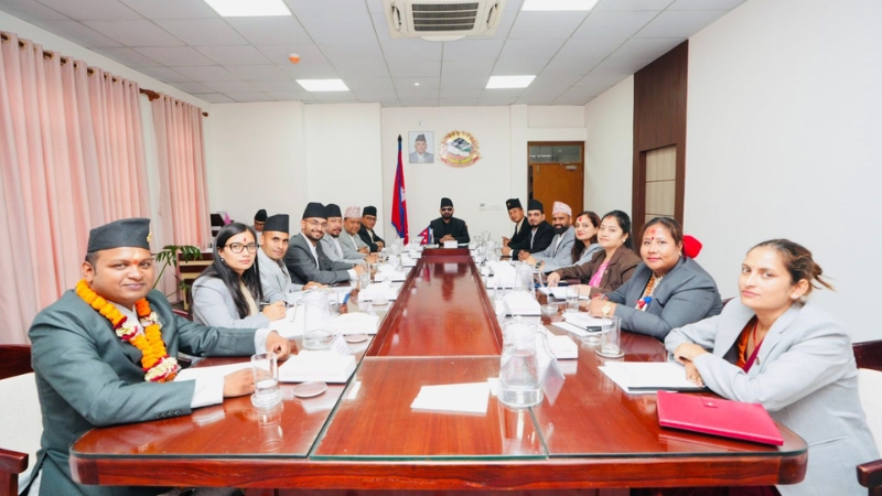 मन्त्रिपरिषद् बैठक बस्दै