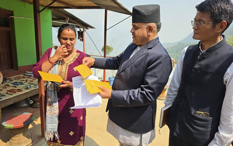 सरकारी कुरियर सेवा विस्तार: ६० जिल्लामा घरदैलोमै कागजात