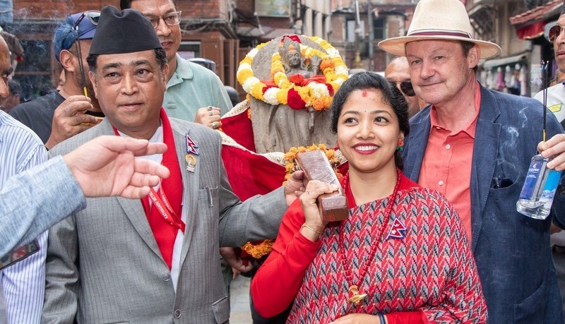 प्राचीन मूर्तिहरुलाई बन्द सङ्ग्रहालयमा होइन, आफ्नै आसनमा राख्नुपर्छ : सुनिता डङ्गोल