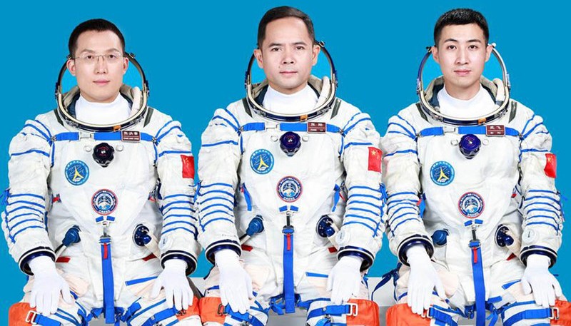 अन्तरिक्षमा रहेका तीन चिनियाँ अन्तरिक्षयात्रीको बसाइ एक महिना थपियो