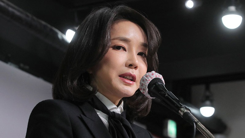 दक्षिण कोरियाका पूर्व राष्ट्रपति योलकी पत्नी किमलाई चार वर्षको जेल सजाय