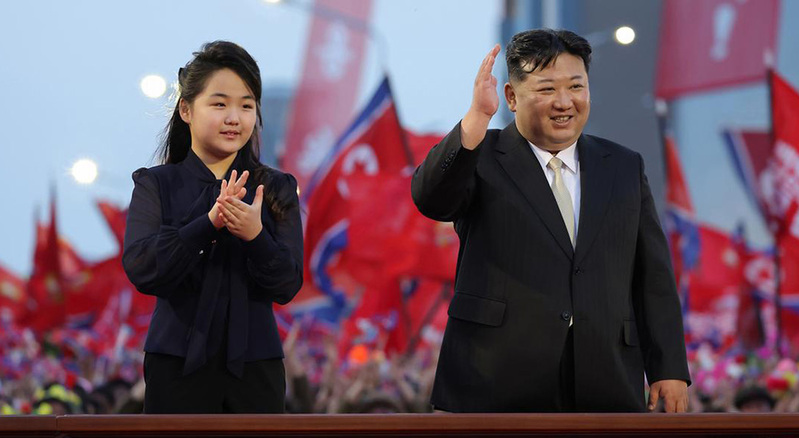 किमले आफ्नी छोरीलाई उत्तराधिकारीको रुपमा तयार गर्दै