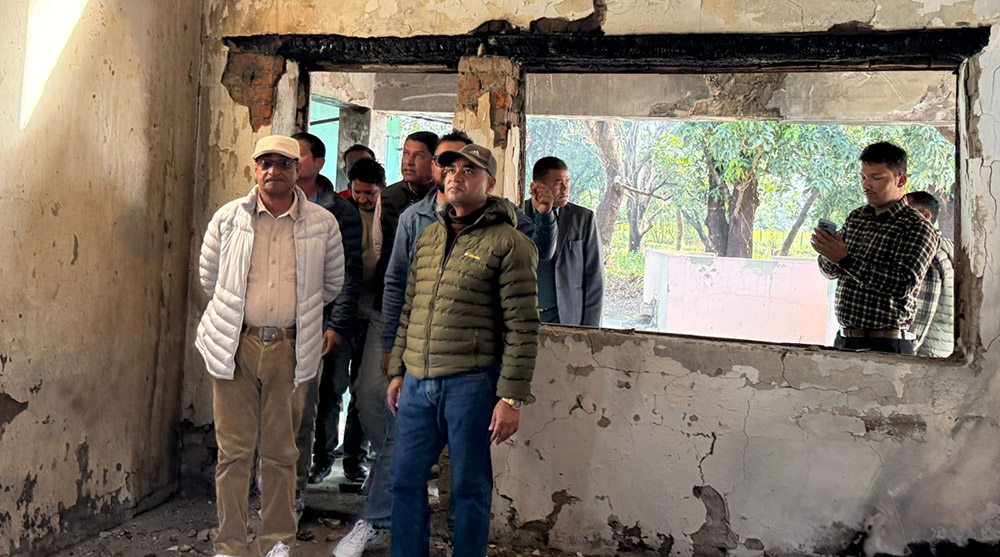 पुर्वगृहमन्त्री लेखक पाँच महिनापछि पुगे जलेको पुर्खौली घर