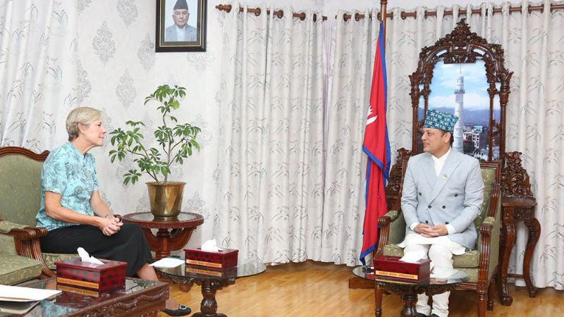 सभामुख अर्यालसँग युरोपेली संघकी राजदूत लोरेन्जोको बिदाइ भेट