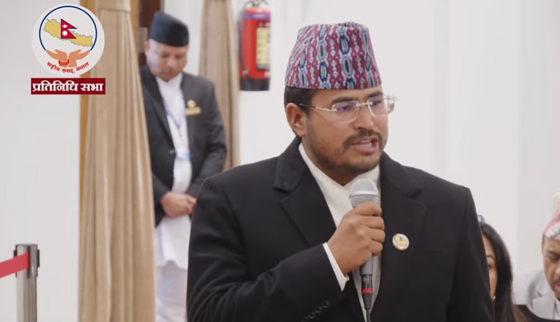 सडकमा खाल्डा भेटिए सरकारलाई कारवाही गरौँ- ज्ञानेन्द्र शाही